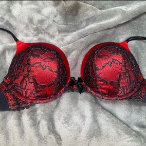 Victoria’s Secret bombshell